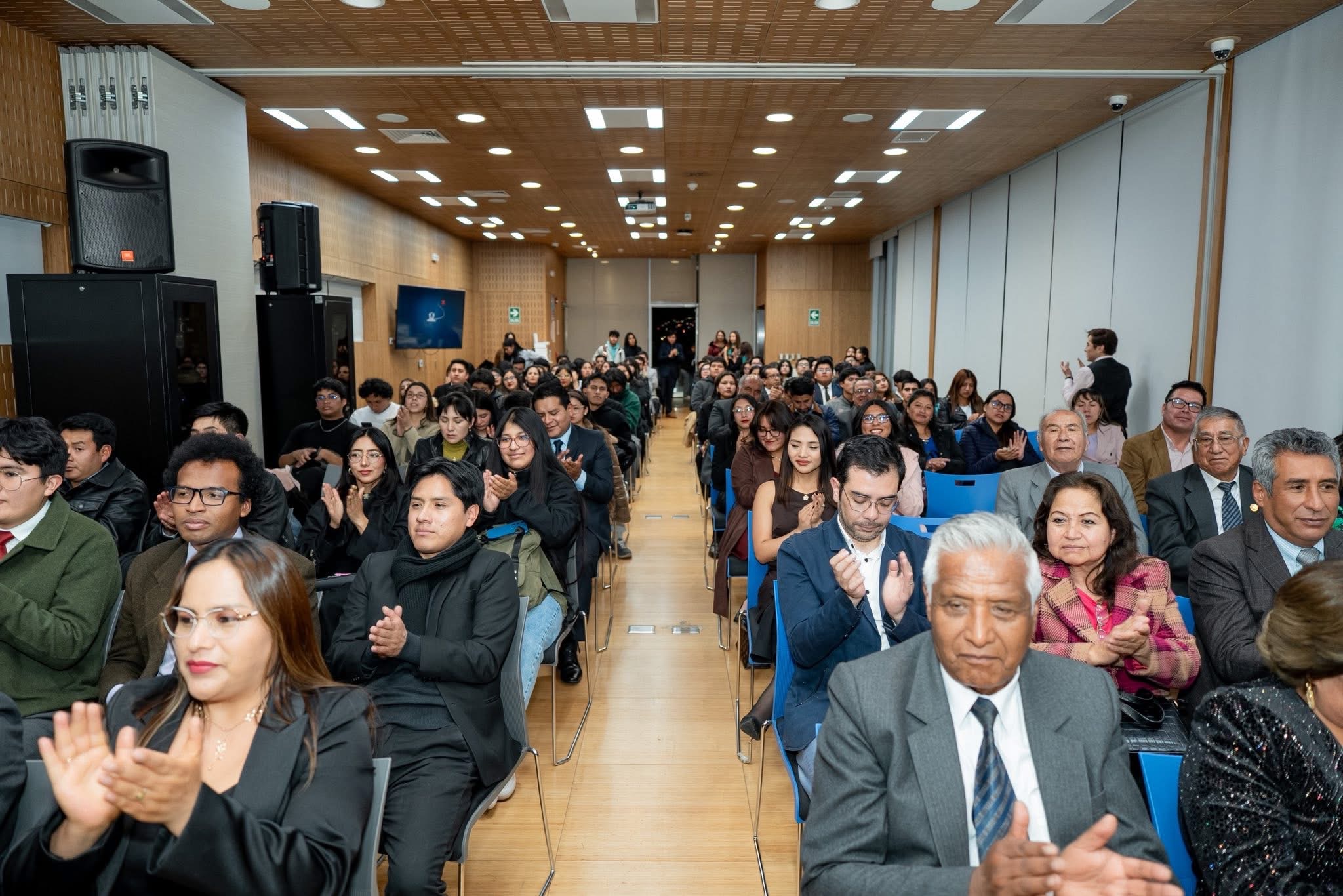 El público acompañó la jornada académica.